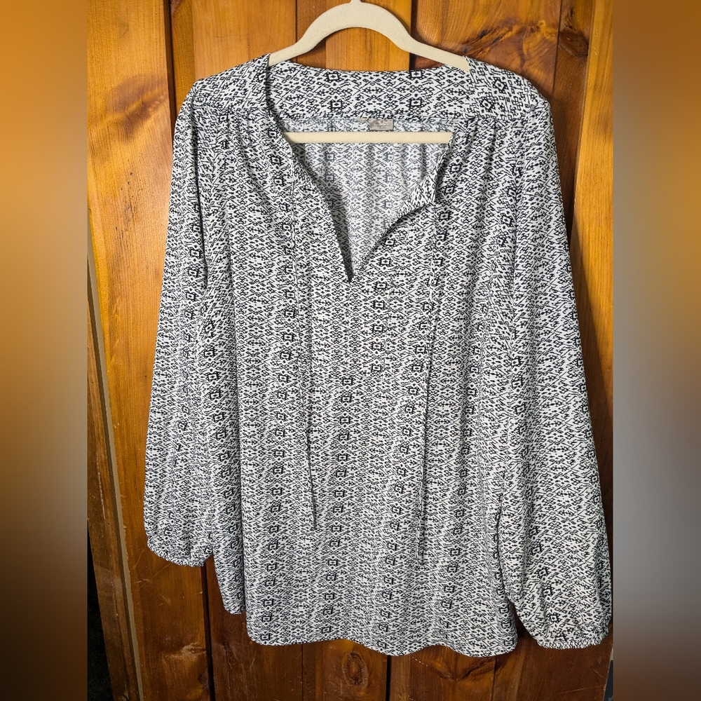 PENNINGTONS* lightweight black/white long sleeve v neck tie front blouse tunic